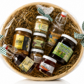 Puntzelhof - Delikatessen Geschenkkorb Größe M