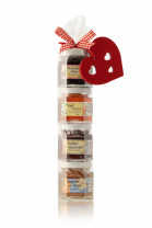 Marmeladen-Geschenkrolle mit rotem Herzanhänger vom Puntzelhof